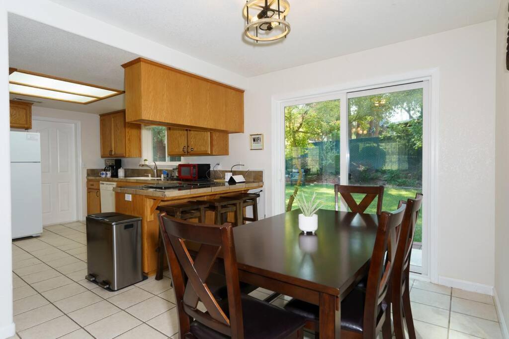 Acorn House - Charming House In Green Heaven With Pool Table With Lovely Backyard آوكهيرست المظهر الخارجي الصورة